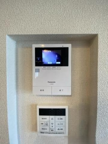 S-room曰佐　西館のセキュリティ|モニター付インターホン、給湯器（追焚機能）、温水洗浄便座、便利機能で設備も充実しています♪