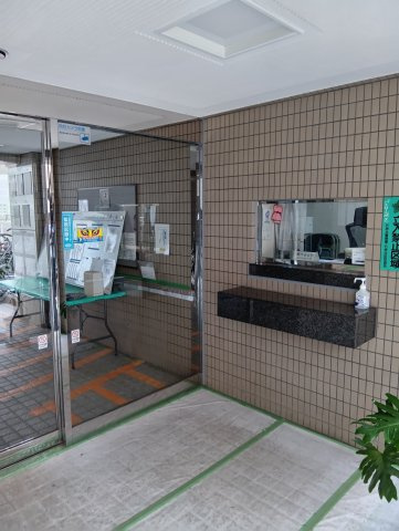 シティハイツ吉祥寺のエントランス|日勤の管理人さんがいます