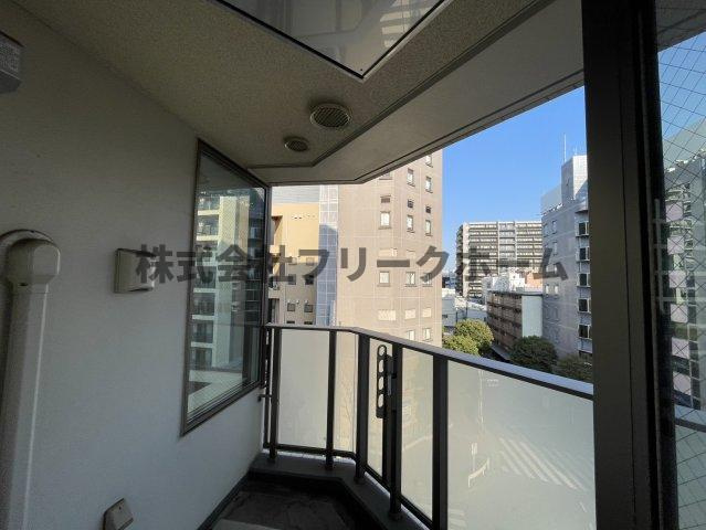 三鷹市上連雀２丁目の賃貸マンションのバルコニー