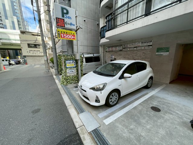 レジディア堺筋本町プレイスの駐車場