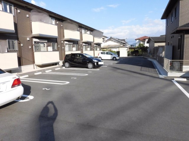 カンパーナの駐車場|駐車スペースもあります☆