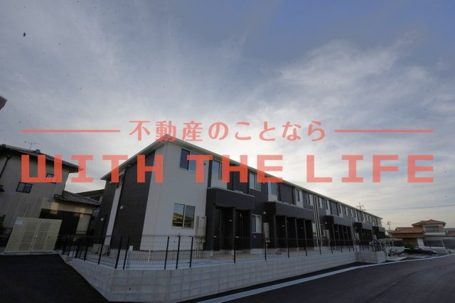 サクラヴィラージュ津福【キャッシュバック対象物件】の外観|おしゃれな外観です