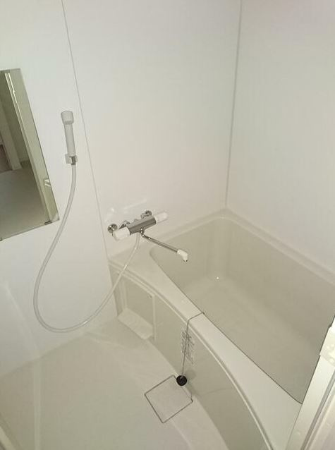 東村山市本町４丁目のアパートの浴室