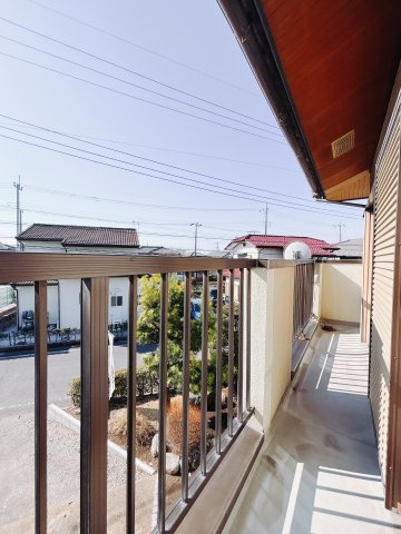 【中古戸建】前橋市下大島町１期のバルコニー|■バルコニー｜あたたかな陽のひかりを浴びることのできるバルコニー。お洗濯物やお布団を干せば、家族みんなが気持ちよく暮らすことができます(*^^*)