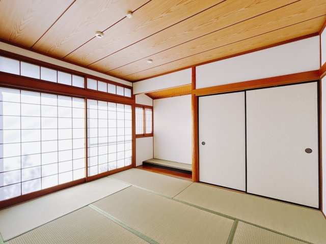 【中古戸建】前橋市下大島町１期の和室|■和室｜意外と場所をとるアイロンがけや、お洗濯物を畳むときにも広々と使うことができ、ちょっと一休みしたいとき、すぐに横になれるのも魅力です♪