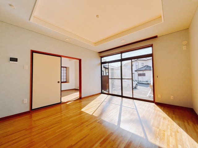 【中古戸建】前橋市下大島町１期の洋室|■洋室｜ナチュラルカラーの床です。模様替えなどとても楽しく工夫できます♪陽当たり、風通しもとても良いので毎日快適な生活スタートです！子供部屋にも良いですね♪