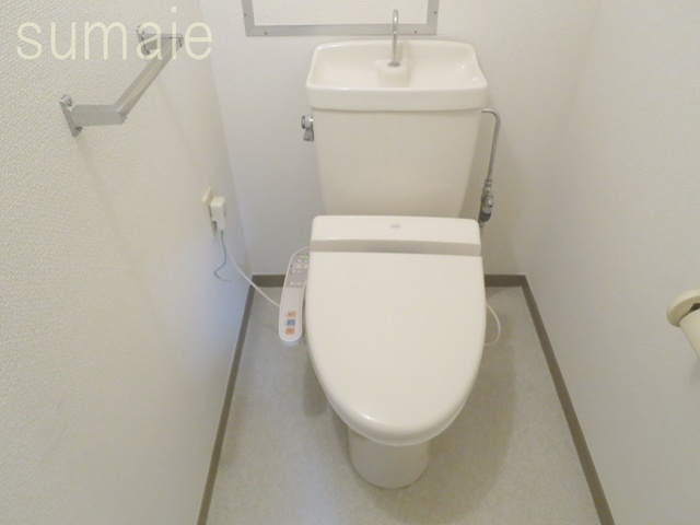 リヴィエールレジョンのトイレ|温水洗浄便座機能が付いたトイレで快適です♪