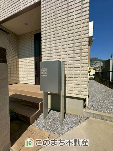 宇都宮市峰2丁目　中古戸建の設備|大きな宅配ボックスがございますので、安心してお出かけできますね♪
