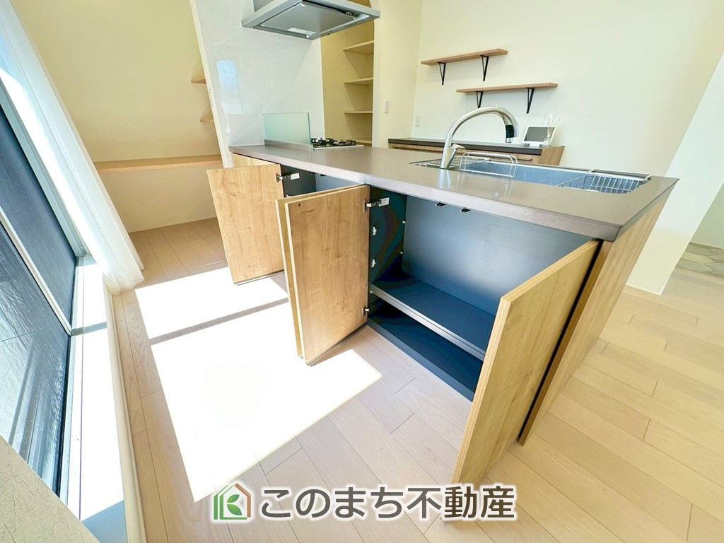 宇都宮市峰2丁目　中古戸建の収納|キッチン前面は収納棚となっております☆