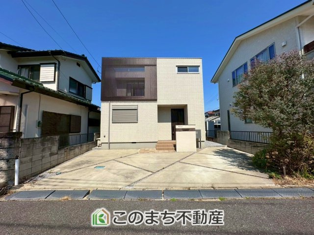 宇都宮市峰2丁目　中古戸建の駐車場|お車並列２台分ご用意しております♪
