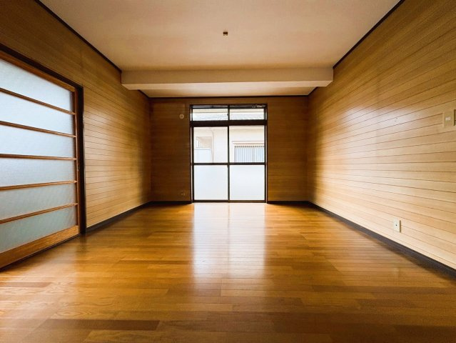 野田市　木間ケ瀬　中古戸建の洋室|広々とした8帖の洋室