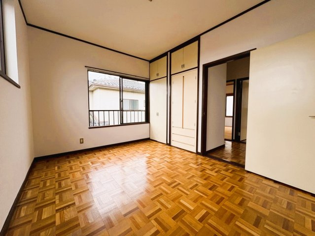 野田市　木間ケ瀬　中古戸建の洋室|2面採光の明るい洋室です