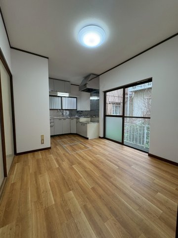野田市　木間ケ瀬　中古戸建の居間・リビング|使いやすい居間です