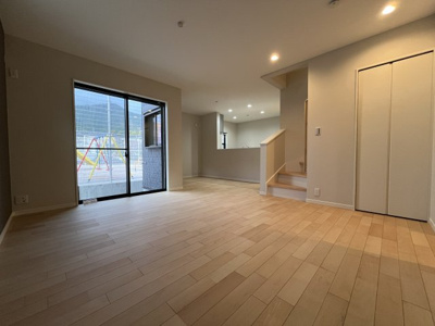 【居間・リビング】 | 大津市穴太1丁目16　新築戸建