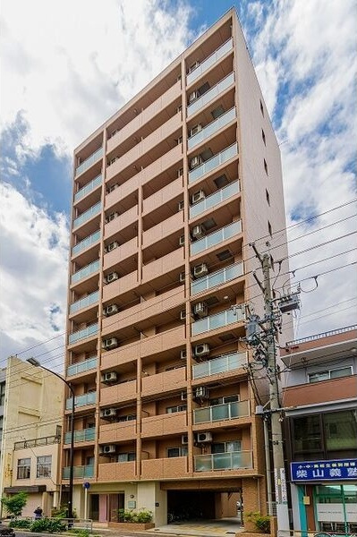 リヴェール白壁の外観