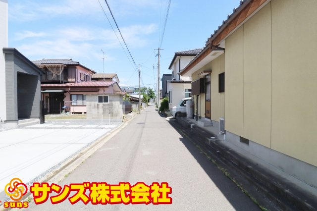 郡山市咲田1丁目　　　　１号棟　　　桃見台小学校、郡山第５中学区の前面道路含む現地写真|東側前面道路