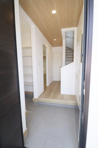 郡山市咲田1丁目　　　　１号棟　　　桃見台小学校、郡山第５中学区の玄関
