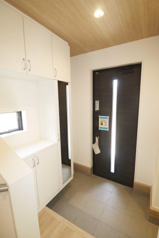 郡山市咲田1丁目　　　　１号棟　　　桃見台小学校、郡山第５中学区の玄関