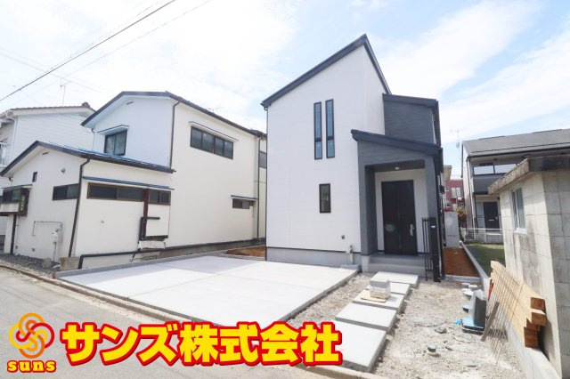 郡山市咲田1丁目　　　　１号棟　　　桃見台小学校、郡山第２中学区の外観|北東側から見た駐車場を含む外観