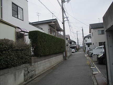 佐伯区藤垂園の前面道路含む現地写真