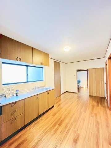 城東区東中浜２丁目中古戸建・4LDK+Sの居間・リビング|LDK（約8.2帖）