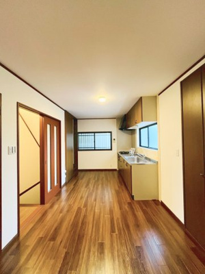 【居間・リビング】 | 城東区東中浜２丁目中古戸建 | LDK（約8.2帖）