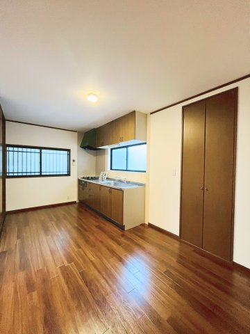 城東区東中浜２丁目中古戸建・4LDK+Sの居間・リビング|LDK（約8.2帖）