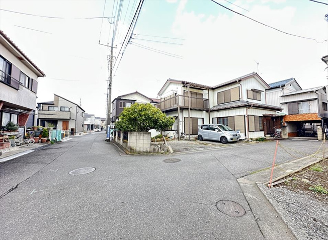 【前面道路含む現地写真】 | 志木市中宗岡2丁目　新築一戸建住宅　全2棟　(志木本店) | 前面道路の様子　
交通量が少ないので車の出し入れもスムーズです。