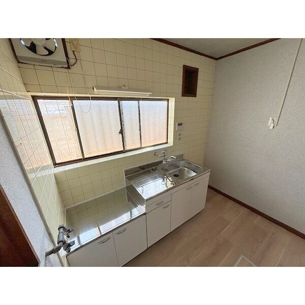 八尾市恩智北町１丁目の一戸建てのキッチン