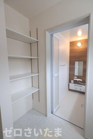 《仲介手数料無料》蓮田市西新宿４丁目66-6新築一戸建てリーブルガーデンのランドリースペース