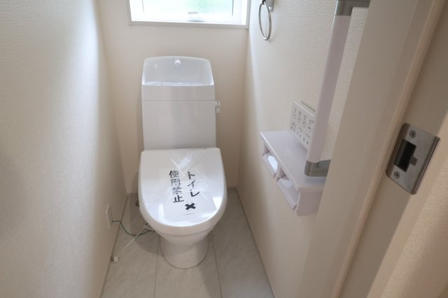 《仲介手数料無料》蓮田市西新宿４丁目66-6新築一戸建てリーブルガーデンのトイレ