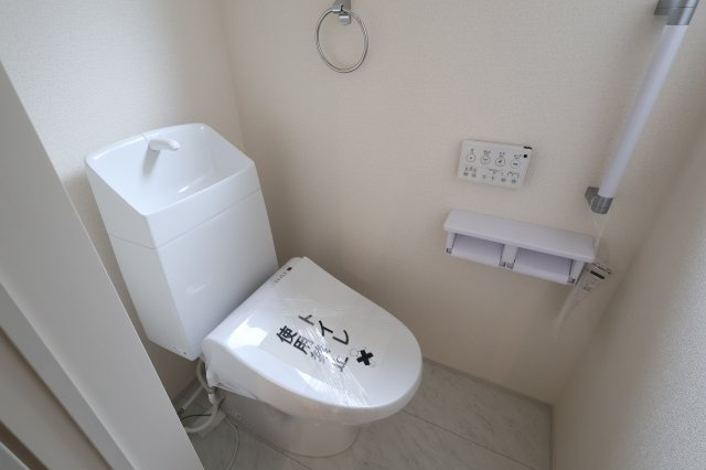 《仲介手数料無料》蓮田市西新宿４丁目66-6新築一戸建てリーブルガーデンのトイレ