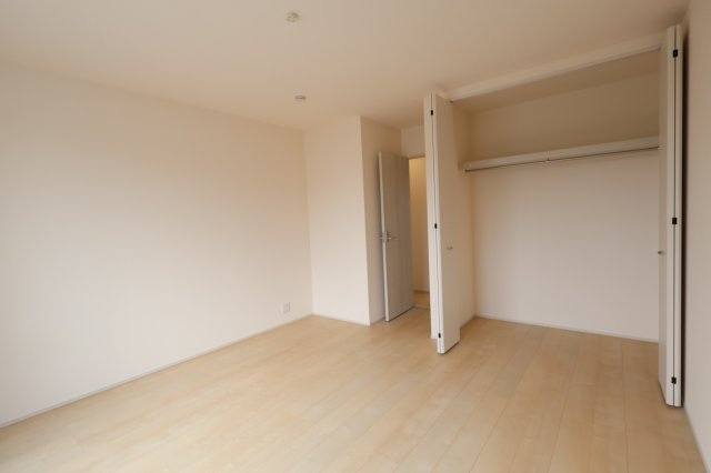 《仲介手数料無料》蓮田市西新宿４丁目66-6新築一戸建てリーブルガーデンの洋室|2階 8.5帖