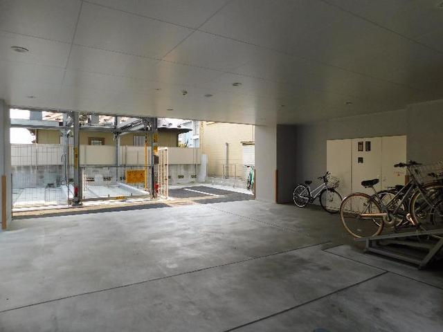 カーサ　プリマの駐車場