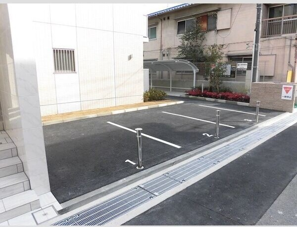 メゾンさわやかの駐車場