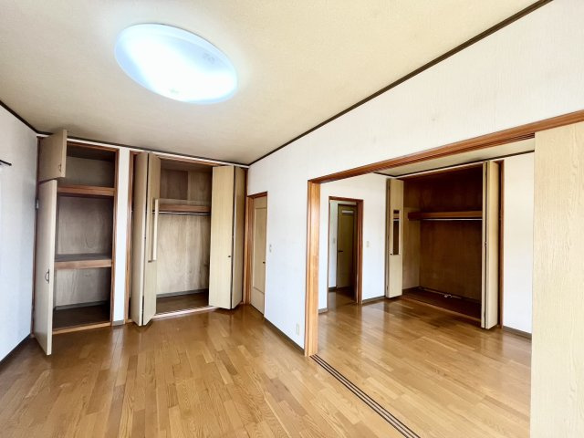 「二世帯住宅にも」高知市一宮西町　中古一戸建の洋室|洋室です