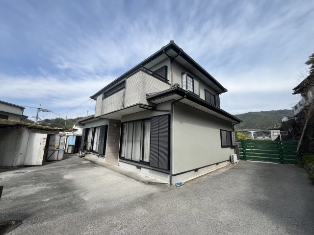 「二世帯住宅にも」高知市一宮西町　中古一戸建の外観|きれいな外観です。