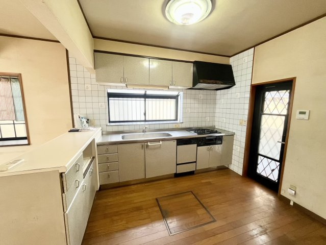 「二世帯住宅にも」高知市一宮西町　中古一戸建のキッチン|使いやすいキッチンです