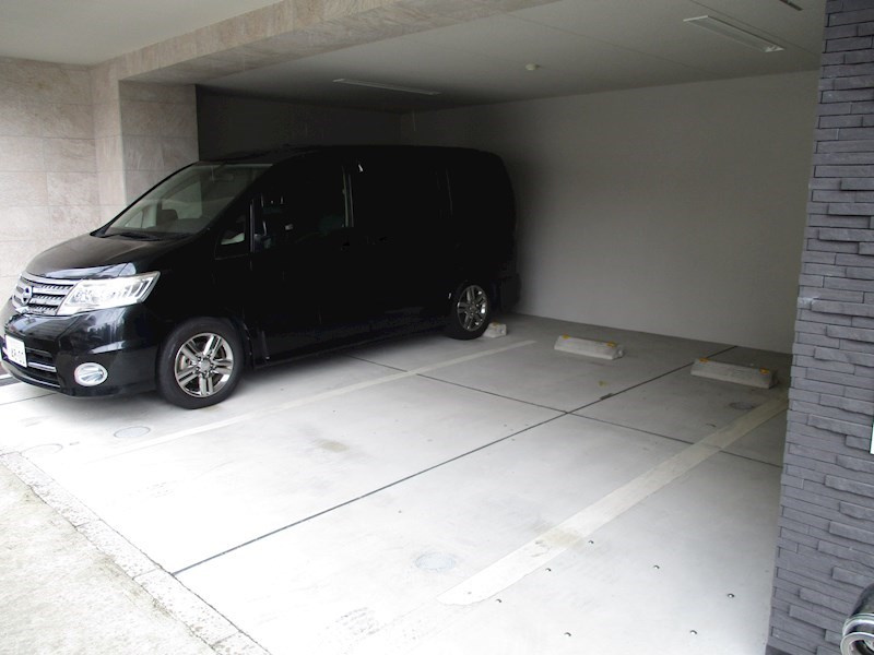 verite覚王山の駐車場