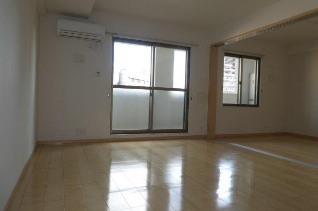 グランツ倉敷の居間・リビング