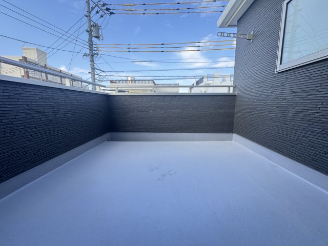 宜野湾市赤道（全2棟）ラスト1号棟のバルコニー|※同仕様写真です