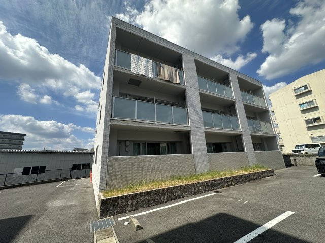 イニシアMの外観