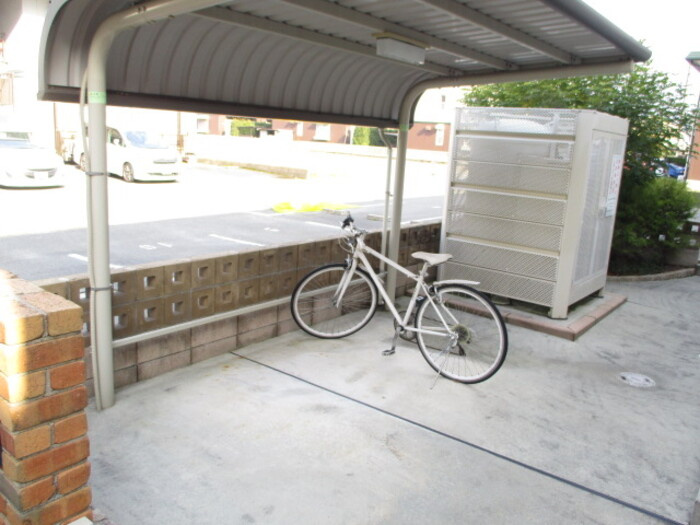 パテル・ヴィオラのその他共用部分|駐輪場に自転車も停められます♪