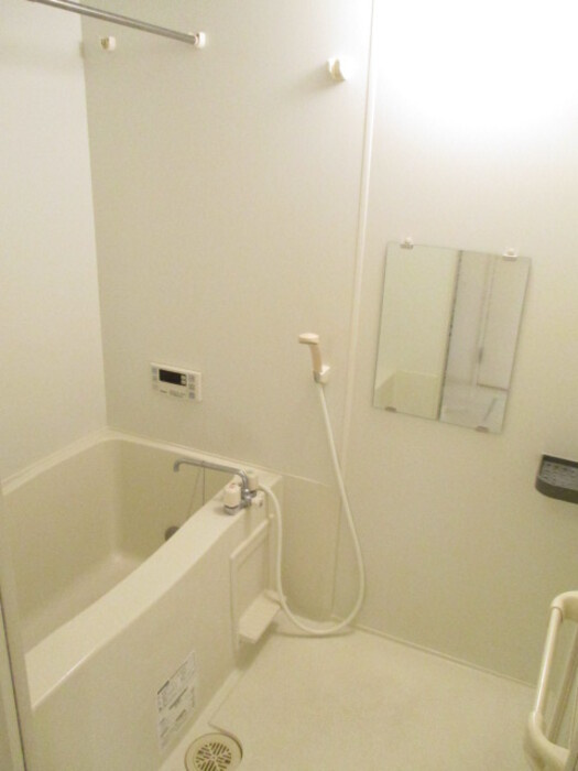 パテル・ヴィオラの浴室|追い焚き・浴室乾燥機付きのお風呂です♪