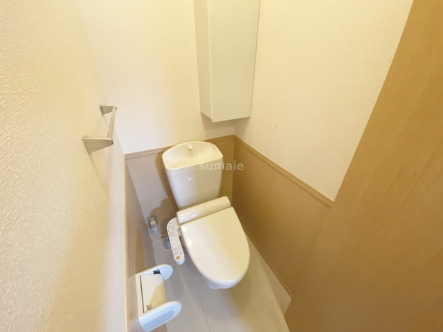 メゾン東山のトイレ|トイレは洗浄便座付き☆