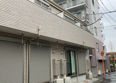 【外観】 | プレミア高尾 | 土地購入を検討されている場合、境界杭がない状態で購入してしまうと境界確定測量をする必要があり、費用がかかります。購入の前に、売主、隣土地所有者立ち合いのもと境界を確定し境界杭を設置するのがベストです。