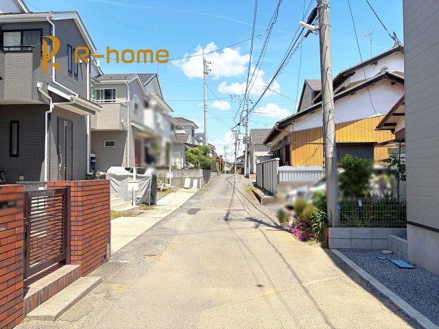 守谷市本町10期　新築戸建て　1号棟の前面道路含む現地写真|堂々！建物完成♪実際のお部屋をご見学可能です♪
ご見学が一番の資料！お気軽にお問い合わせ下さい♪