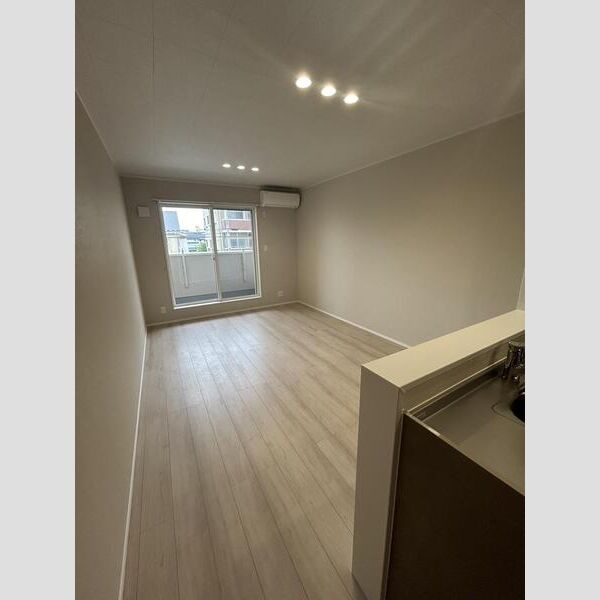 KLEINES HAUSの居間・リビング