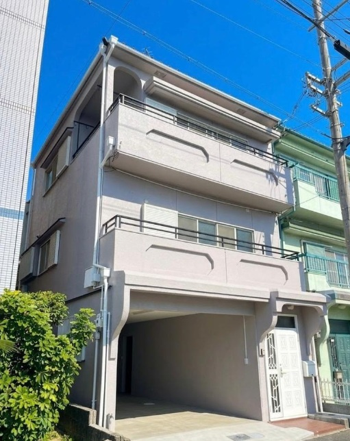 春日町の外観|現地でのお待ち合わせはもちろん、ご自宅や近隣の施設までお迎えも可能ですのでお気軽にお問い合わせください！