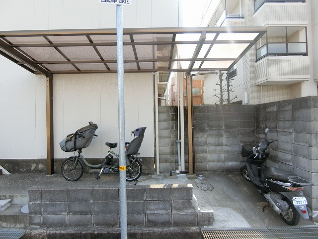 【駐車場】